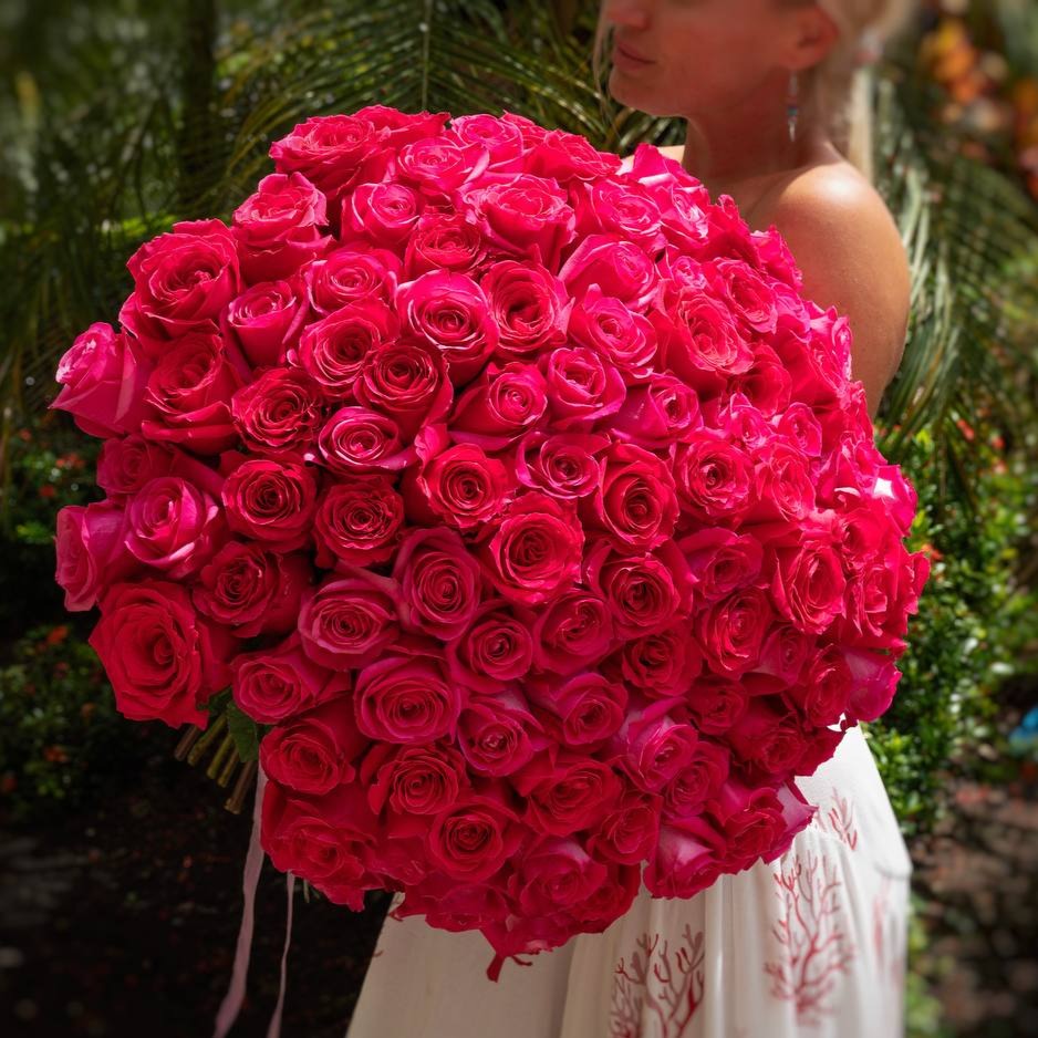 Hand-tied bouquet of 100 hot pink roses â elegant flower delivery Miami