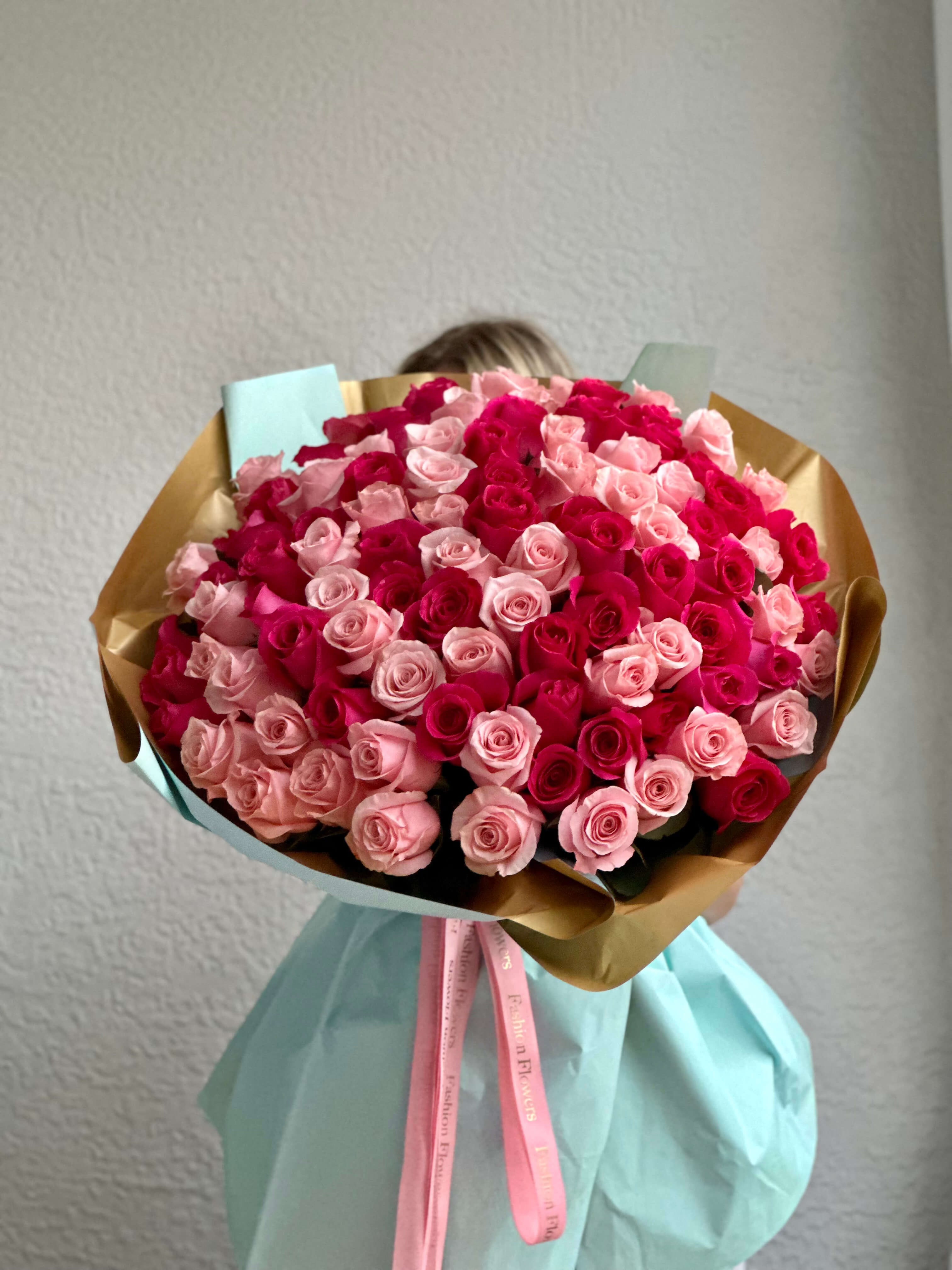 Mix of Pink bouquet with 200 mini red, blush and soft pink roses â romantic flower delivery Miami