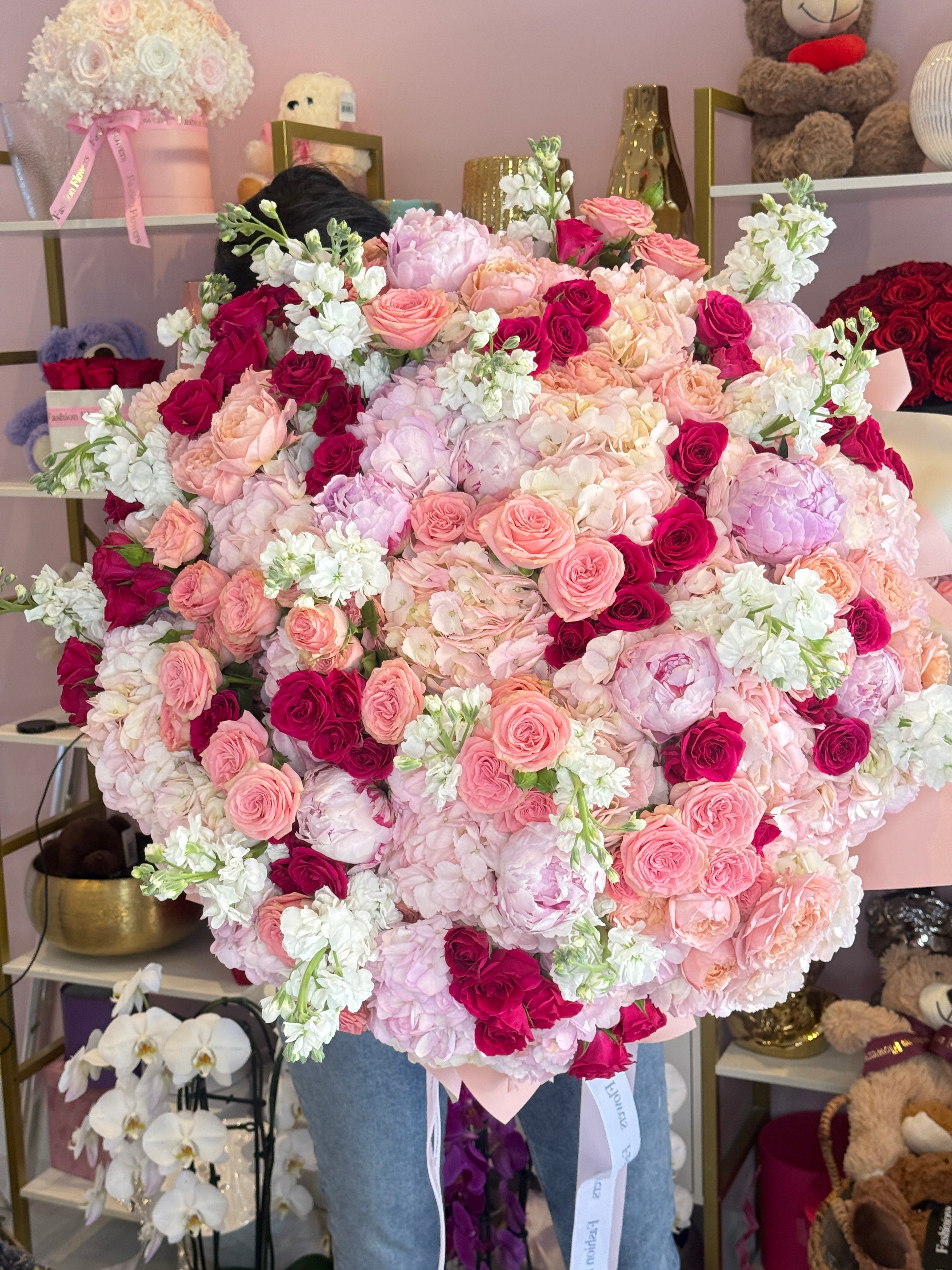 Royal Pink Symphony — Mega Luxury Bouquet