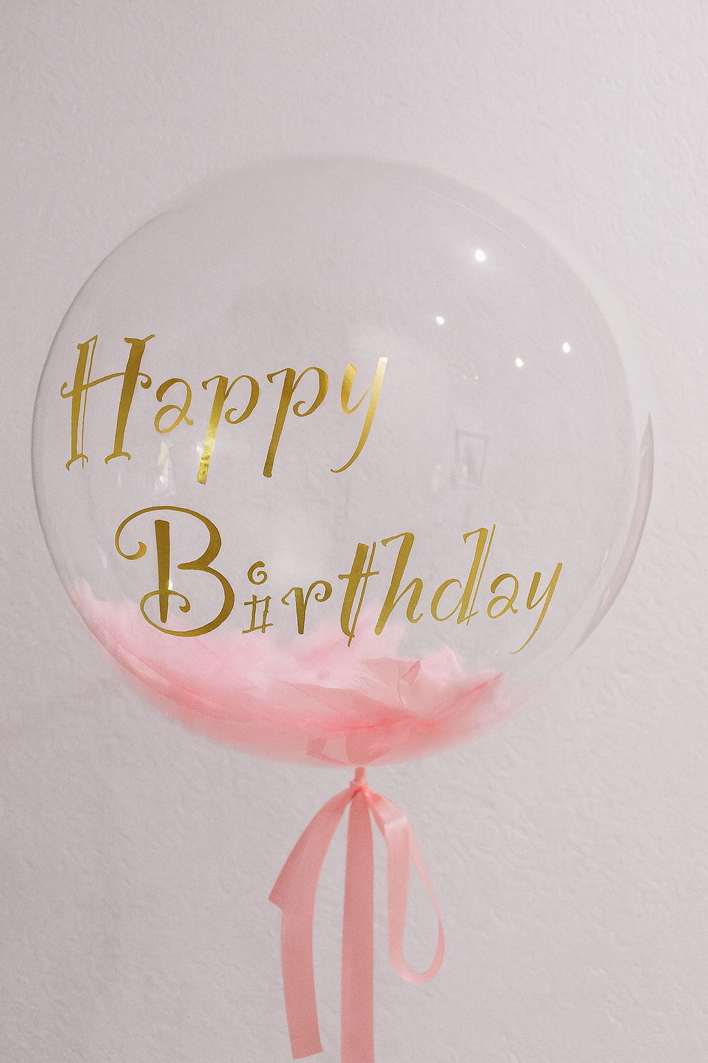 Feather Balloon “Happy Birthday” – Transparent Balloon with White & Pink Feathers