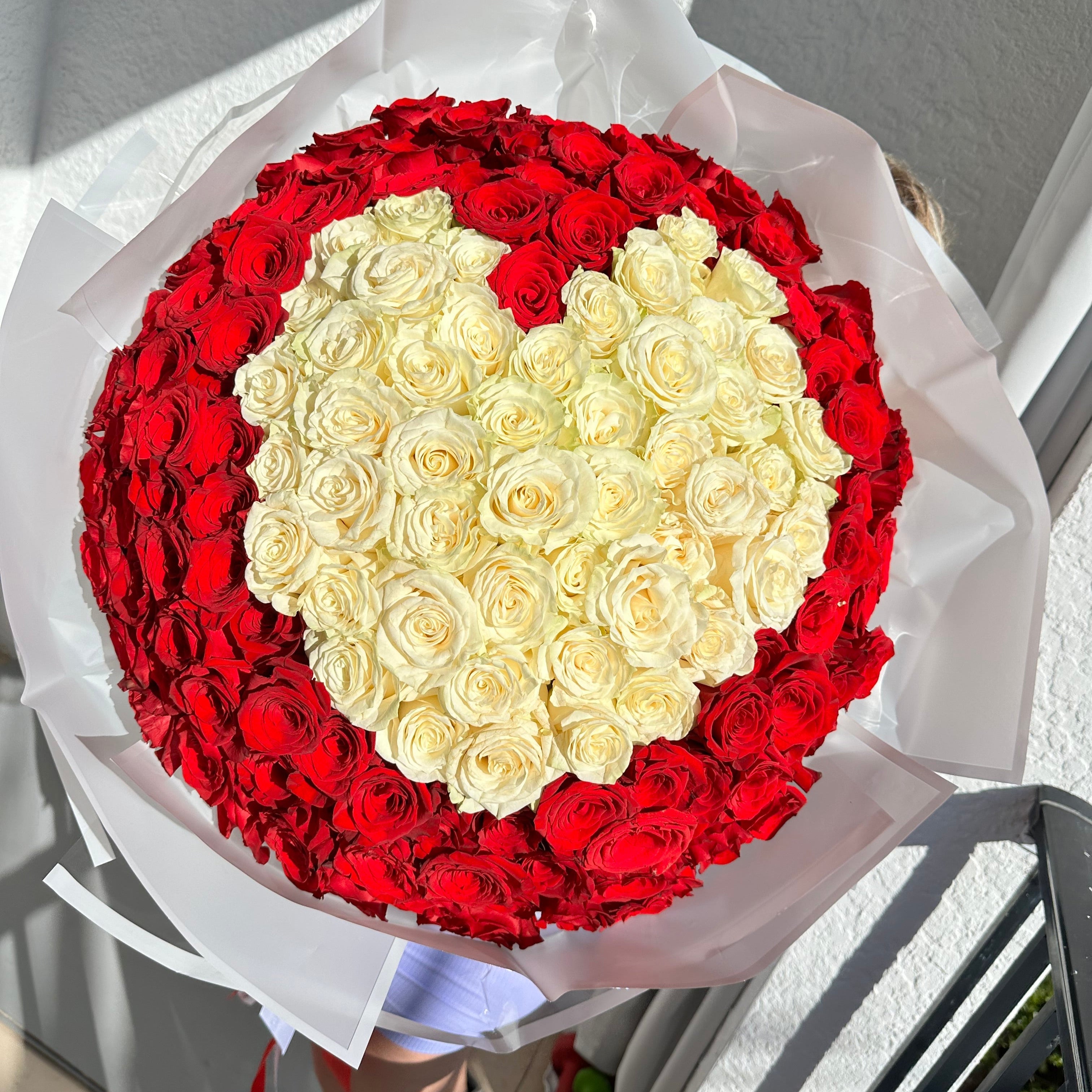 I Love You Baby ❤️❤️❤️ – in a hand-tied bouquet in white elegance limited luxury series