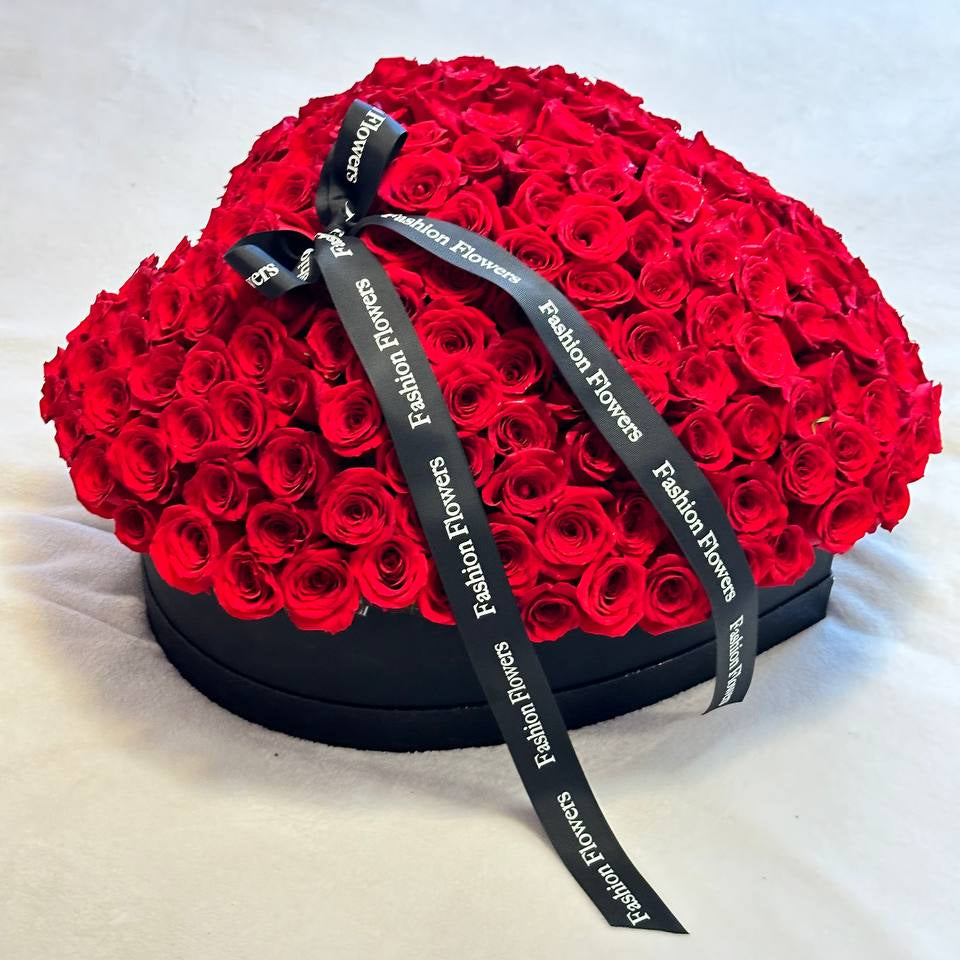 Romantic heart-shaped box âI Love You Foreverâ filled with red roses â luxury flower gift in Miami