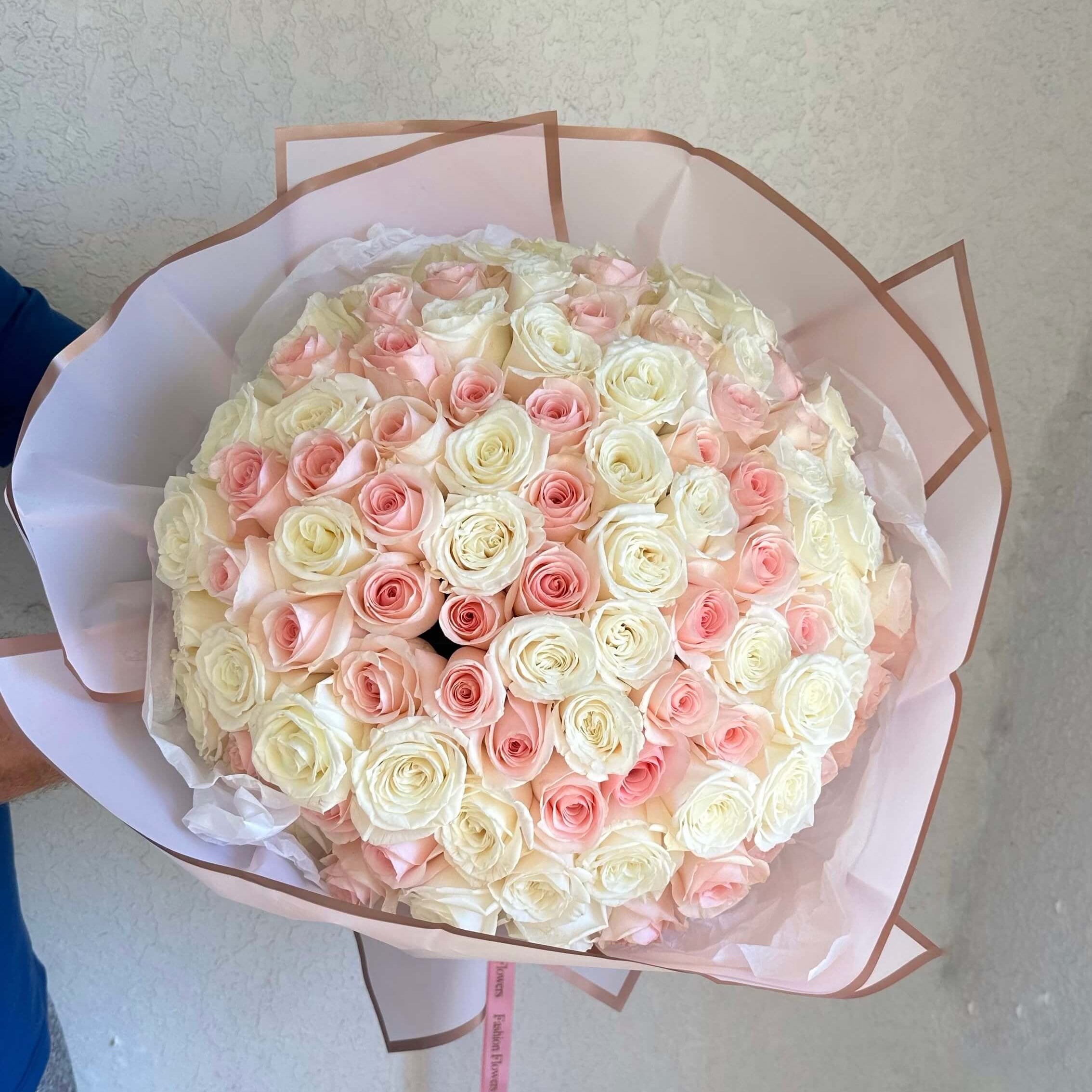 Luxury bouquet âLet Me Thinkâ with pink and red roses â Miami flower delivery