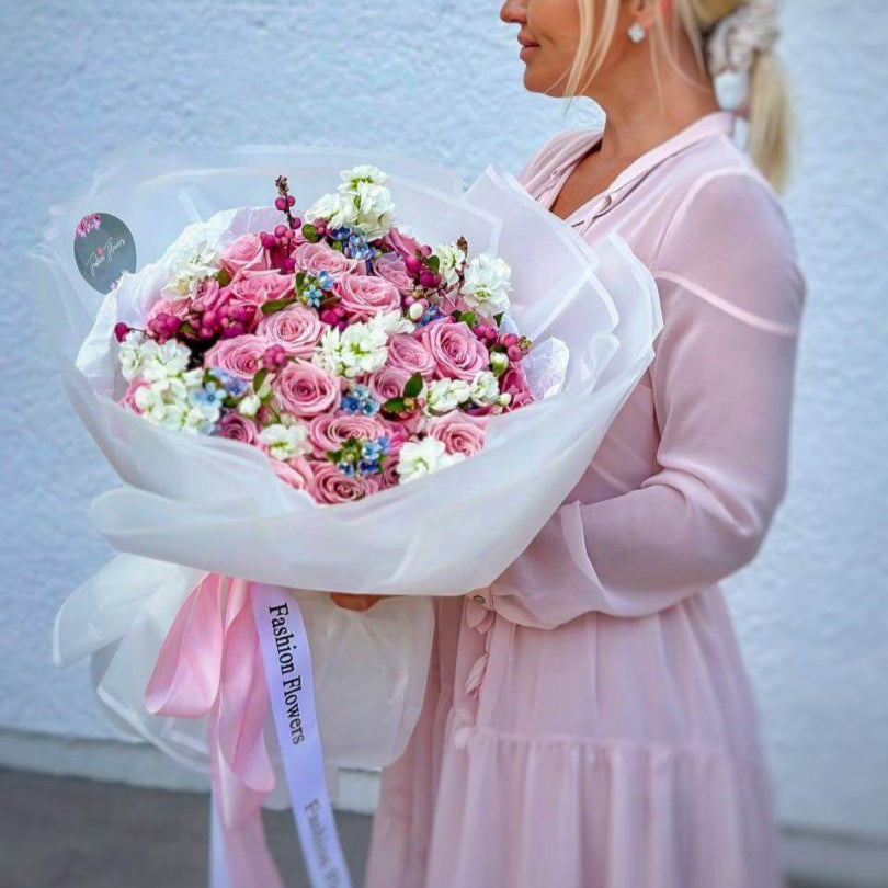 Hand-tied bouquet “Pink Berry” with white flowers and berry accents — luxury flower delivery Miami