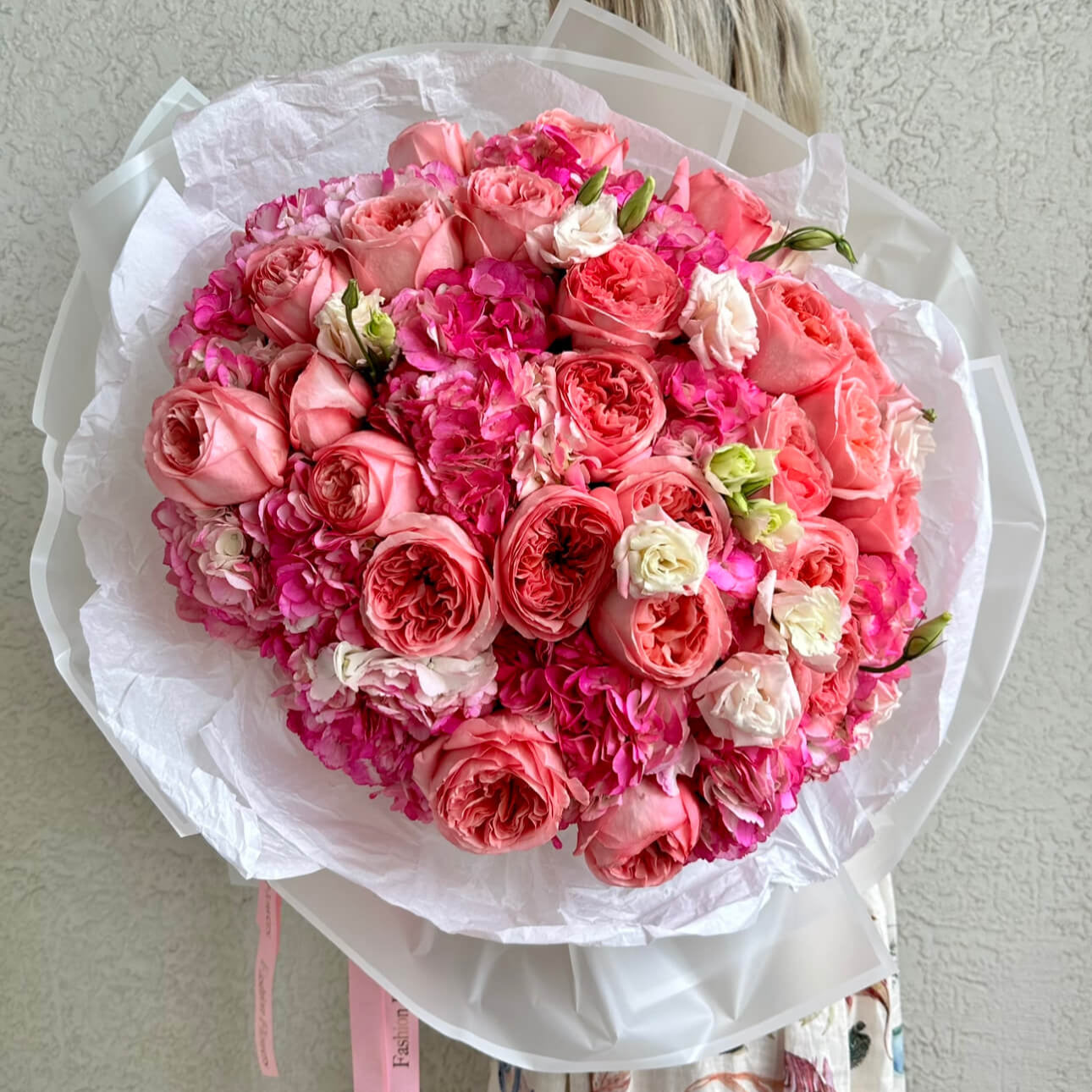 Pink Wonderland bouquet with pink roses and hydrangeas â Miami luxury