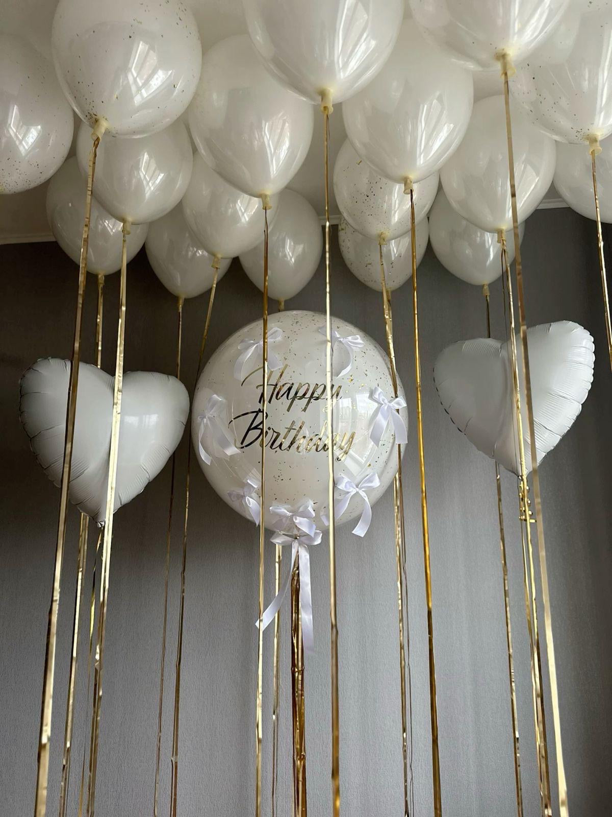 Conjunto de globos de cumpleaños blancos y dorados: elegante ramo de globos con corazones