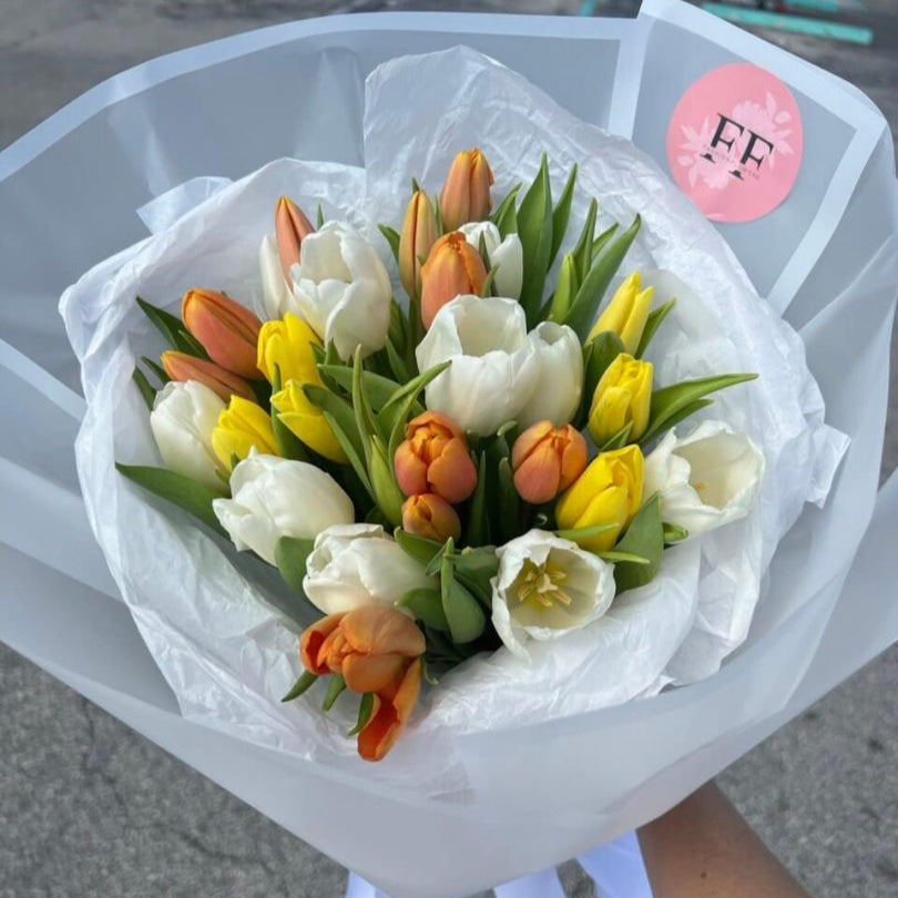 Cute Tulips bouquet – cute tulips for romantic surprises.