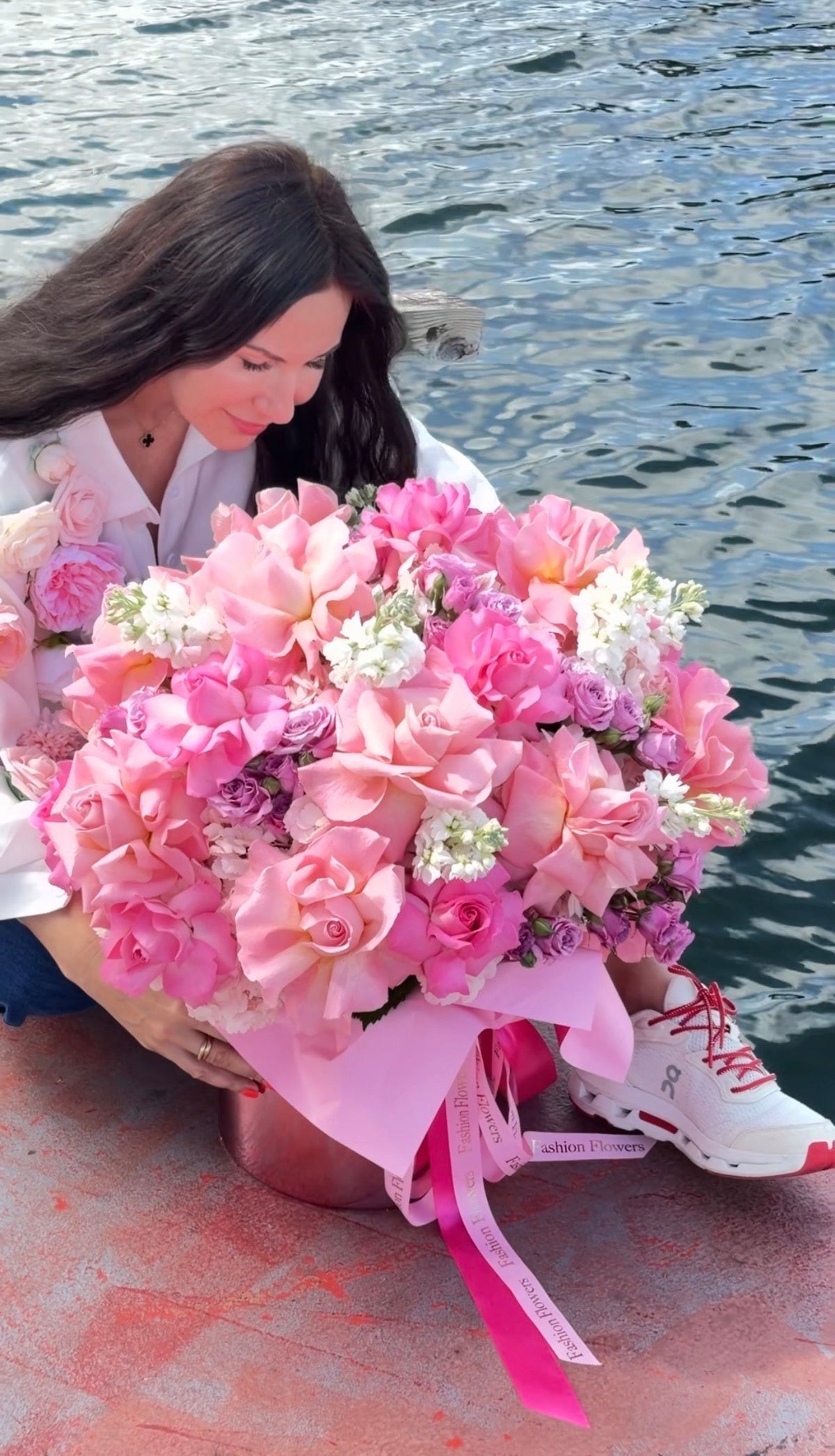 Flower Box Arrangement of roses, spray roses, seasonal flowers — Sapphire Blush