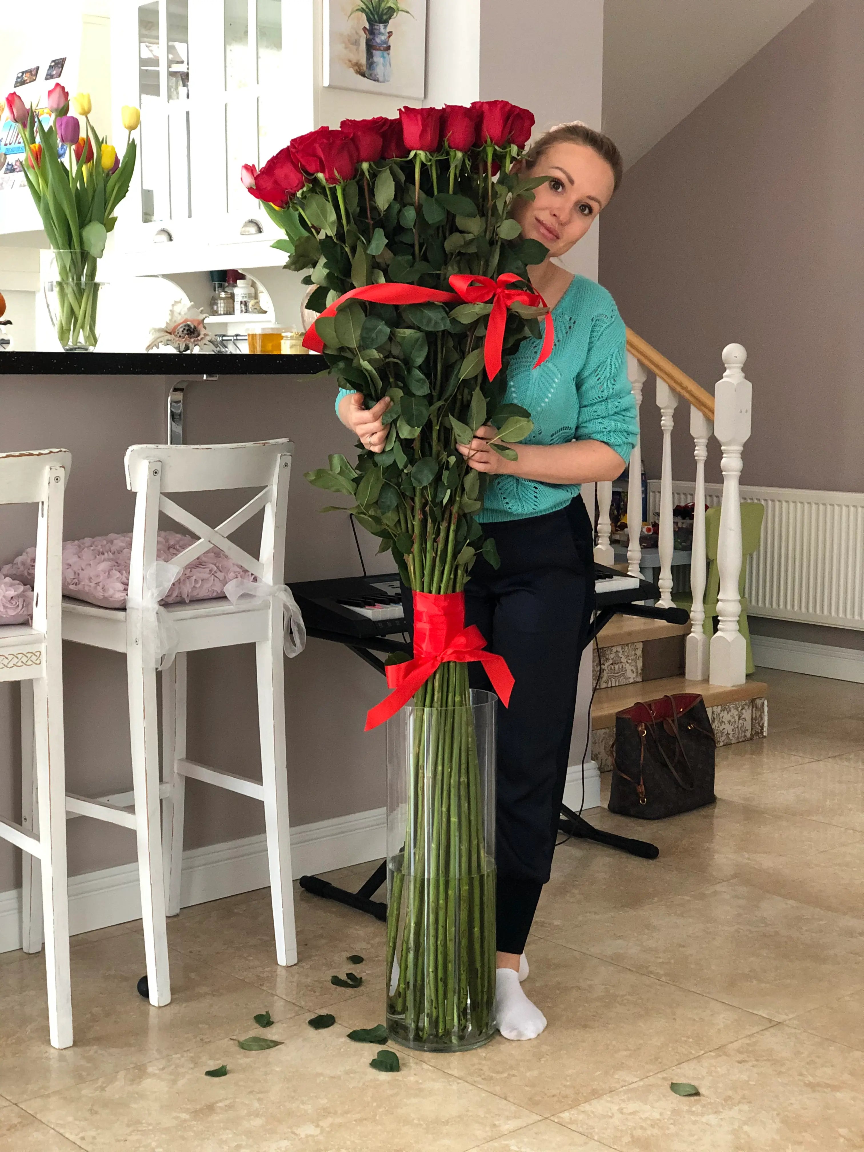 Deluxe long stem roses bouquet – exclusive floral gift Miami Flower Delivery