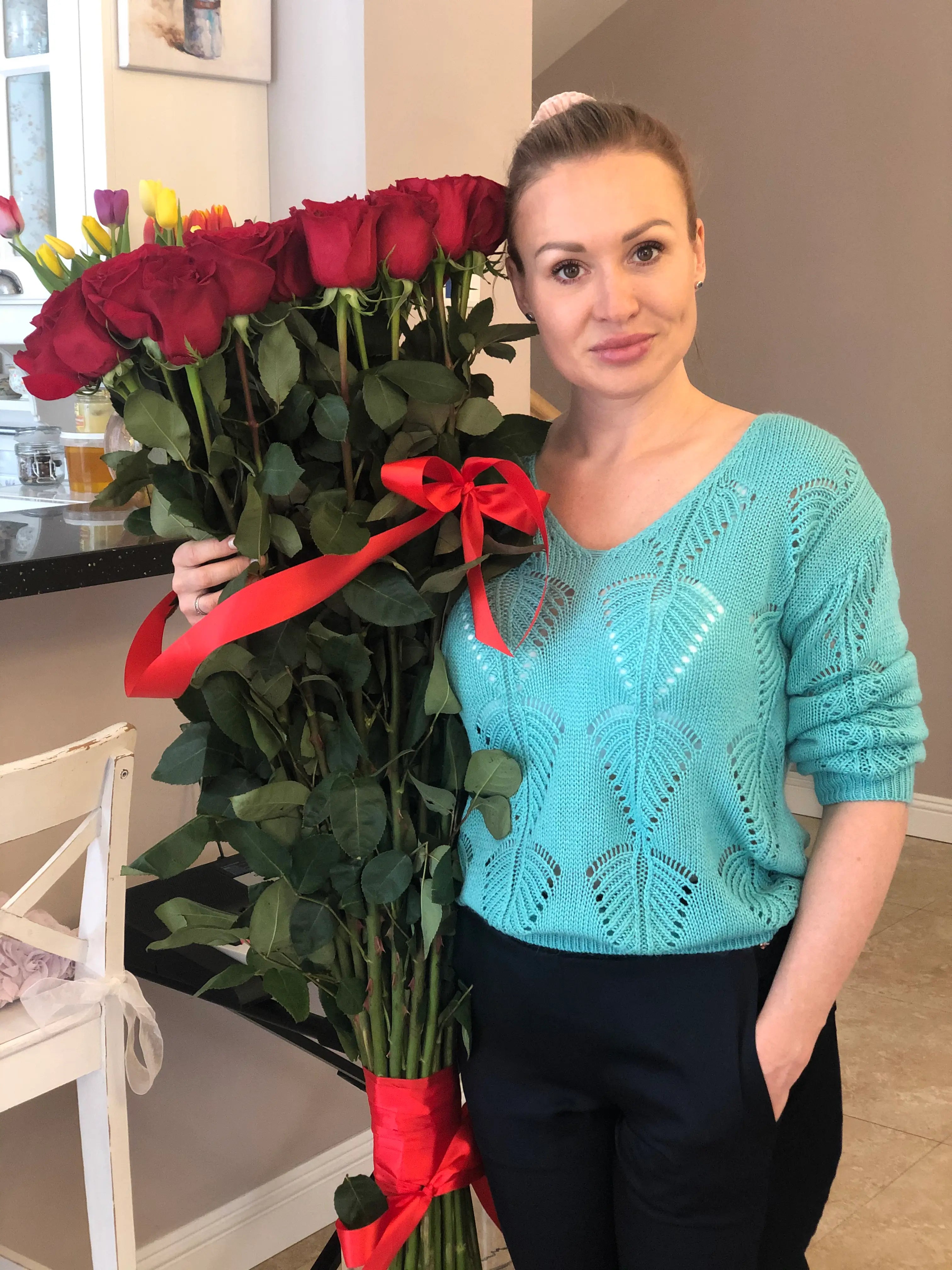 Premium long stem roses bouquet – best flower delivery Miami